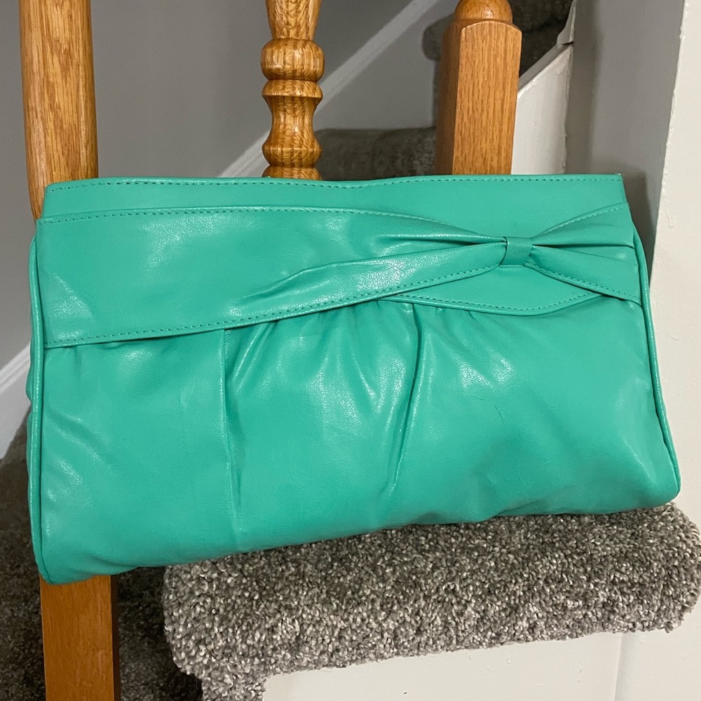 Mino Teal Clutch